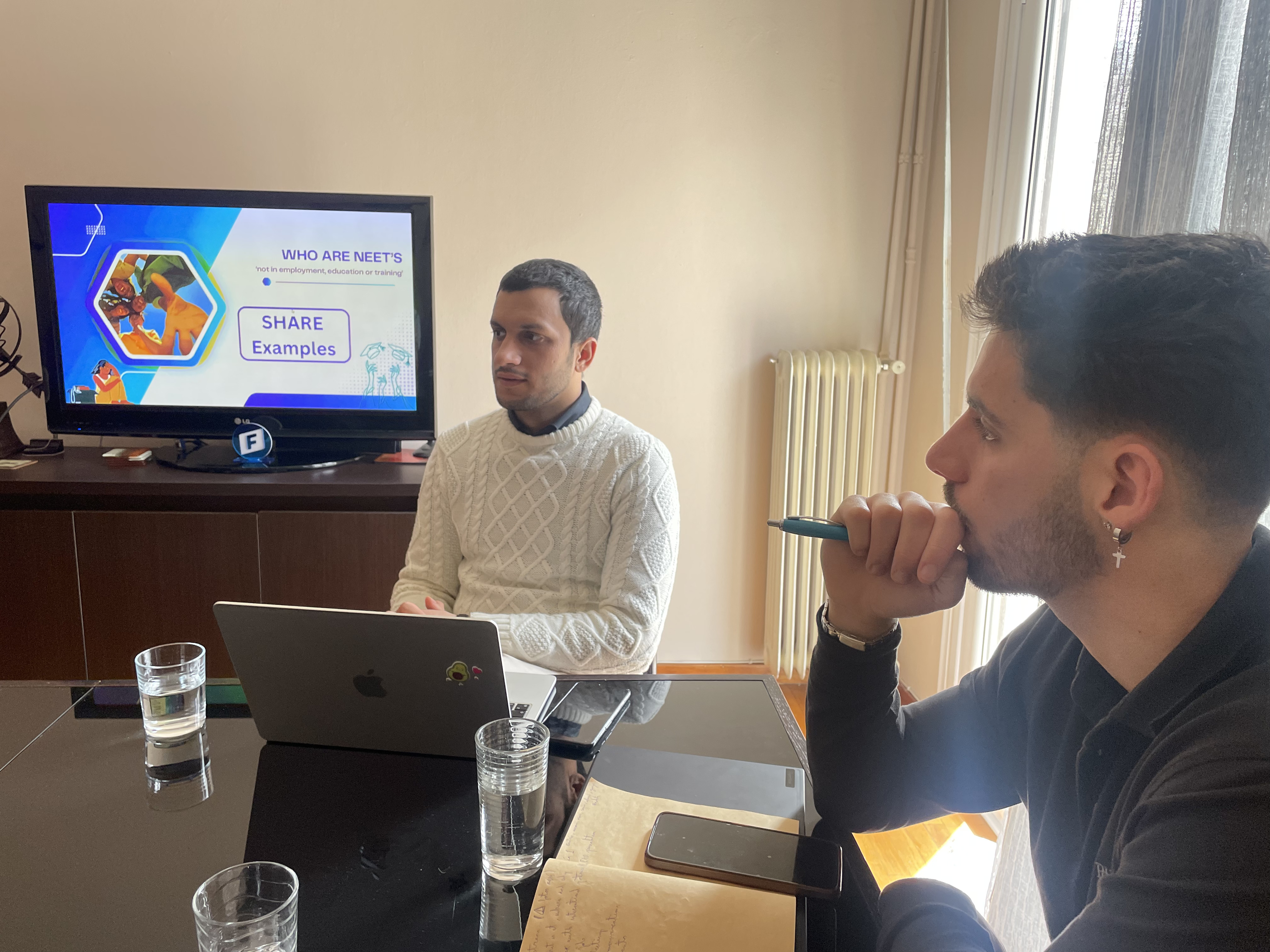 <span  class="uc_style_uc_tiles_grid_image_elementor_uc_items_attribute_title" style="color:#ffffff;">IMG_0130</span>